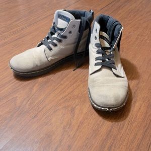 Doc Martin Gray Cairo Canvas Chukka Boots size 9